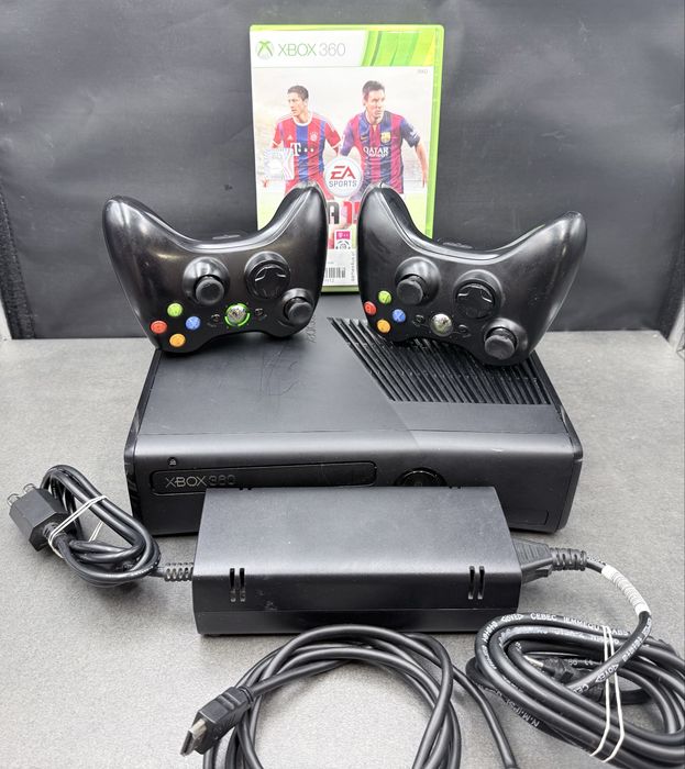 Konsola Xbox 360  model:1439/  2 pady/Gra. Lombard Łódź