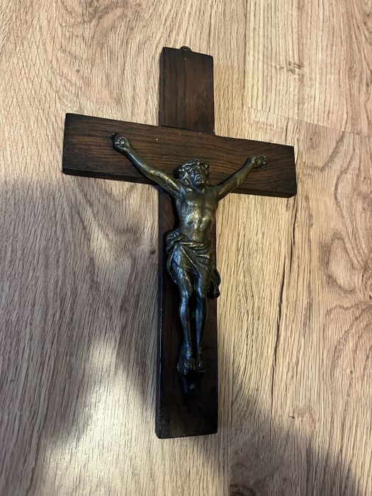 Crucifixo em Bronze de parede.
