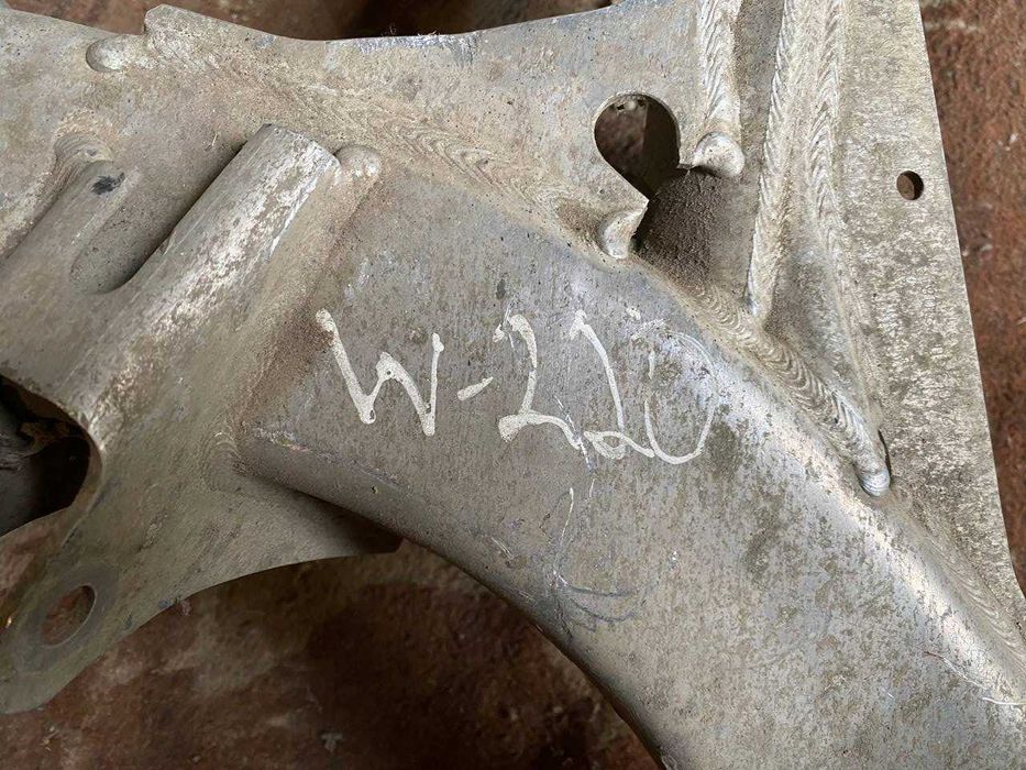 Підрамник задній балка Mercedes-Benz W220 Мерседес A2203507900