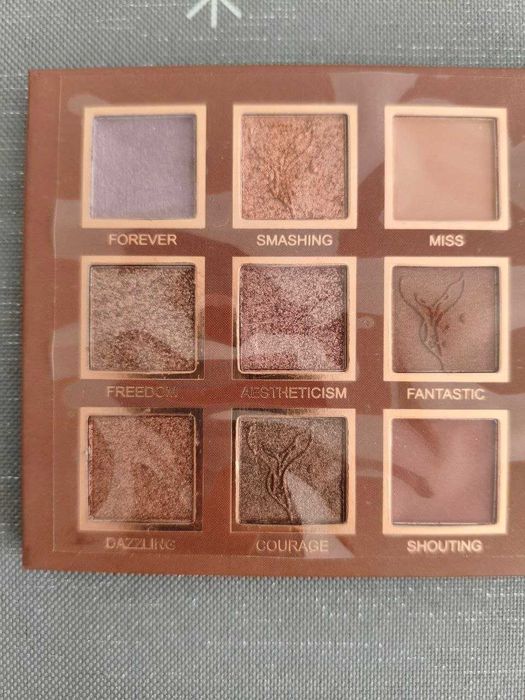 Cienie do powiek, 18 kolorów, nowe