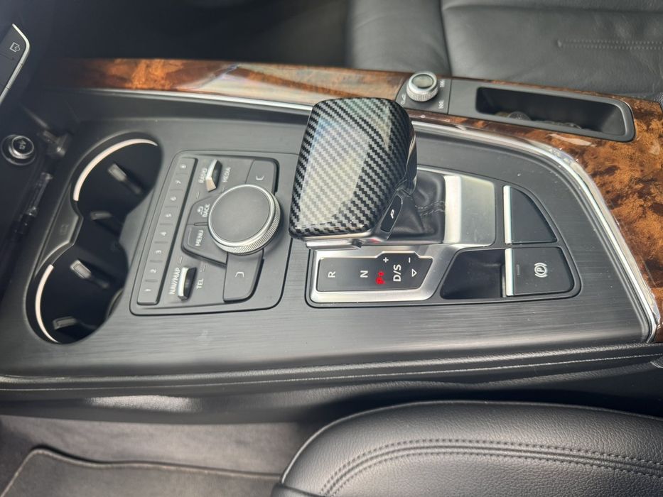Audi a4 автомат в белом цвете 2019 г 2.0 бензин ауди а4