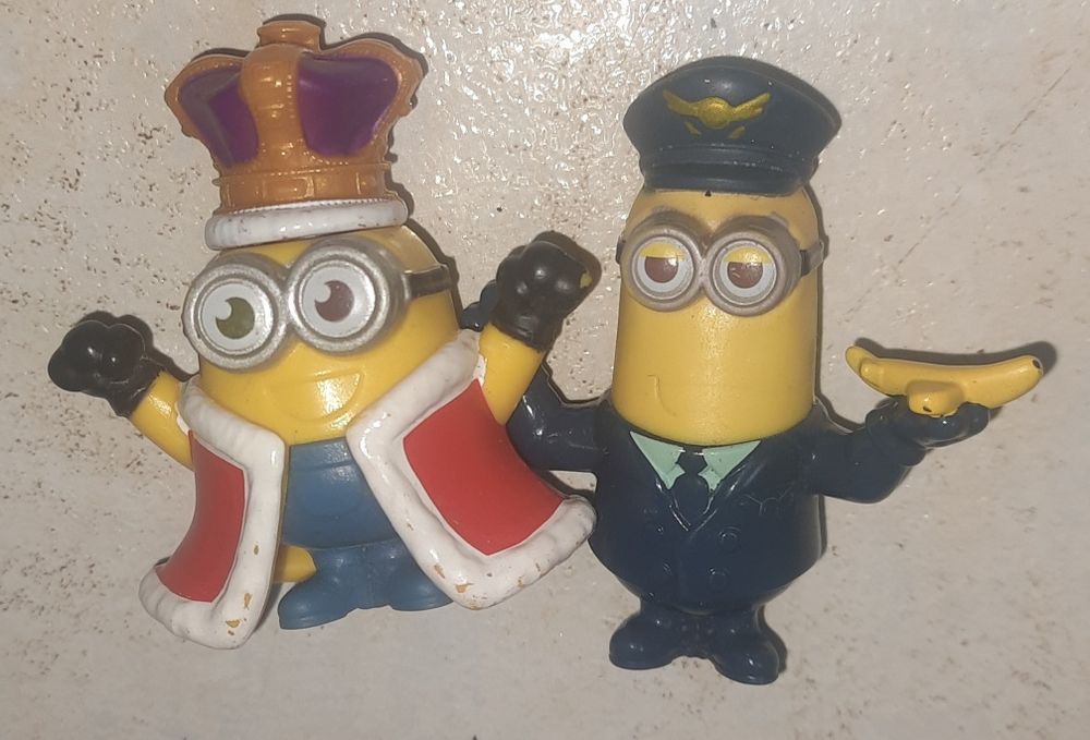 Лот фигурок с McDonald's и пупс