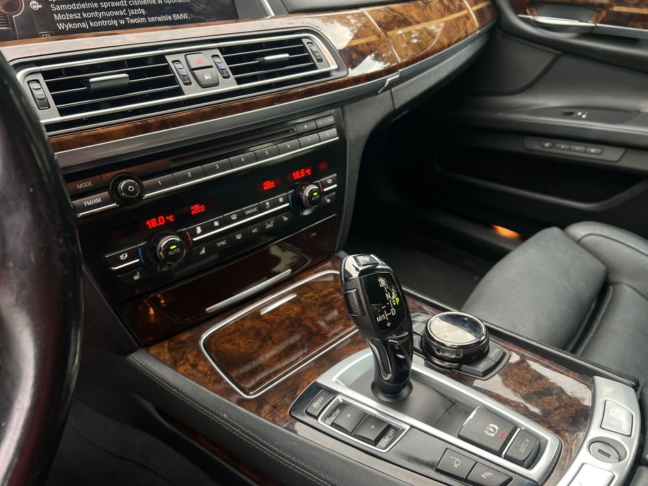 BMW F01 740i 2015
