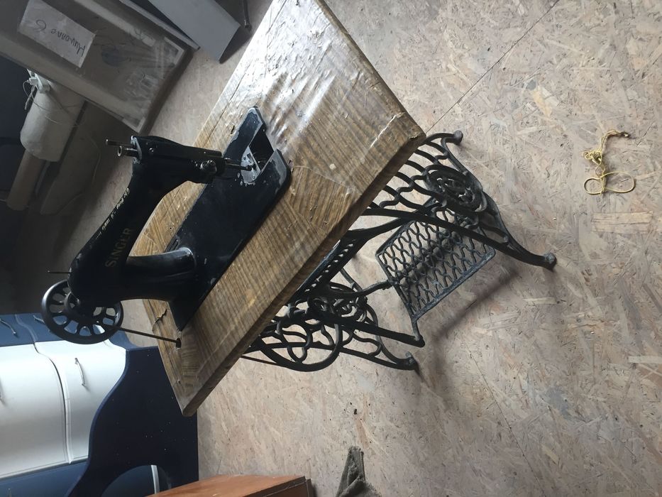 Швейная машинка Singer