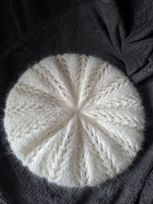 Берет із пуха норки білий з чохлом