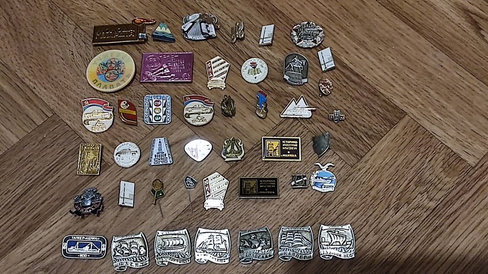 Значки сувенірні