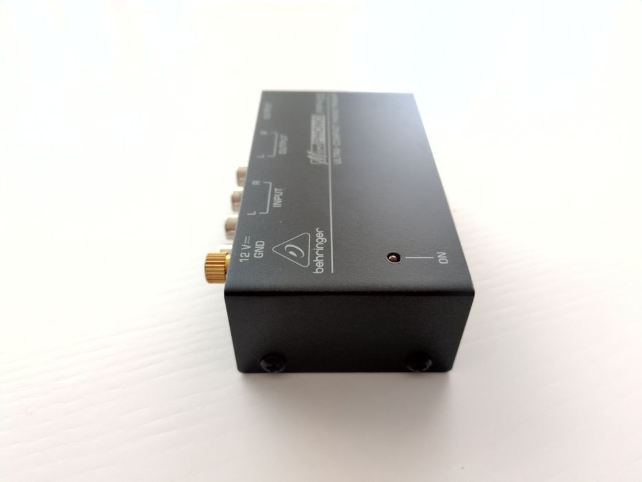 Behringer PP400 (Pré-amplificador Phono)
