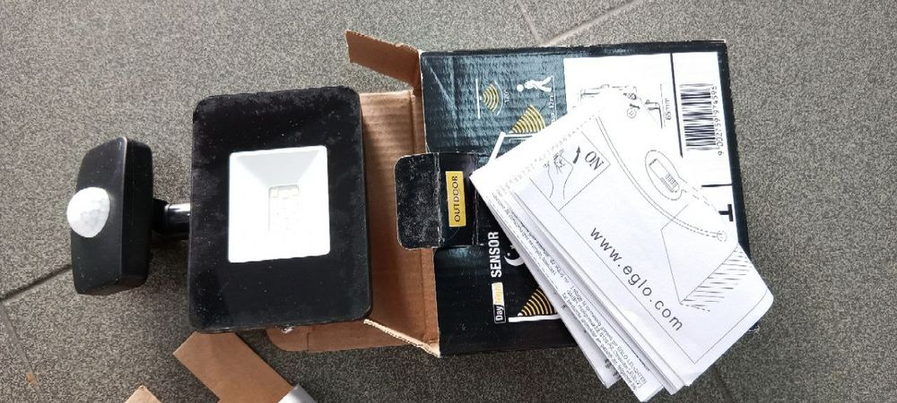 Adjustable Outdoor Projector with Motion Sensor (NEW)63824211235715123