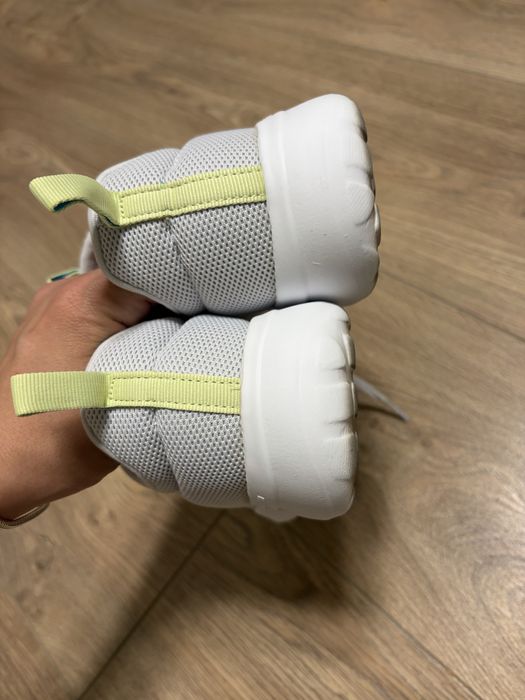 Кросівки adidas 37 розмір