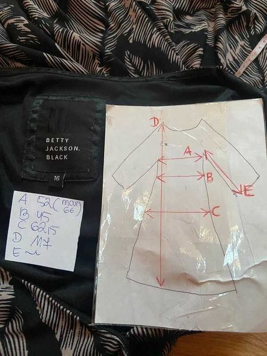 Wzory midi betty jackson black sukienka drapowana dopasowana