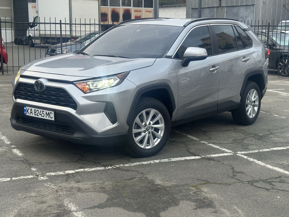 Продам Toyota Rav 4 2020 року