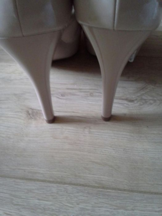 Buty damskie ecru rozm. 39,5