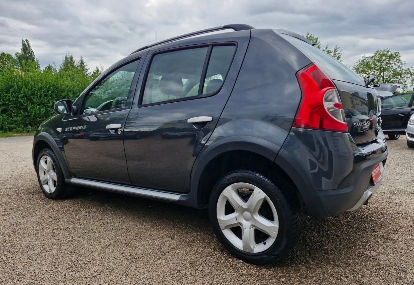 Dacia Sandero Stepway 2010 бензин 1.6 (87к/с) пасує під ГБО