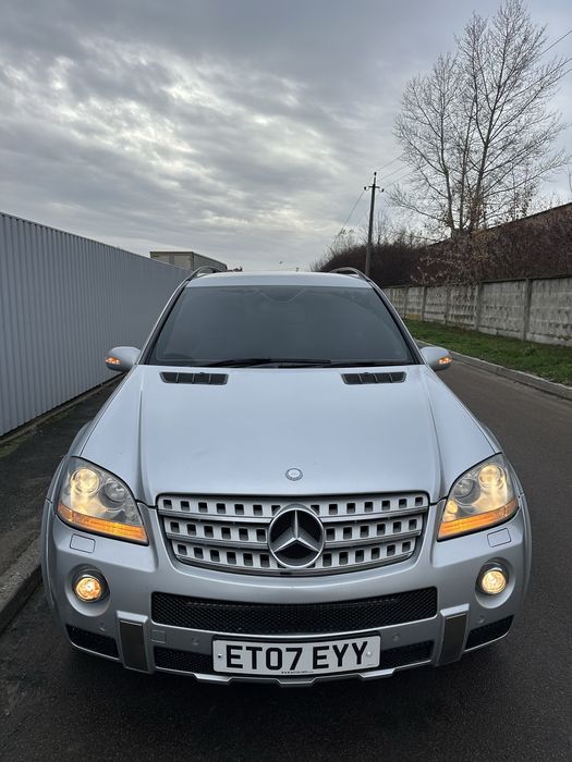 Англія правий руль, 230 км пробігу, AMG обвіс, авто в доглянутому стані, зимова резина, коробка зауважень не має, мотор працює рівно, гарно, їде також, по ходовій частині машина збита мʼяка вкладень не потребує, по електриці все працює, машина на пружинах, можливий пригон в ваше місто.
Займаємось продажом авто, телефонуйте.