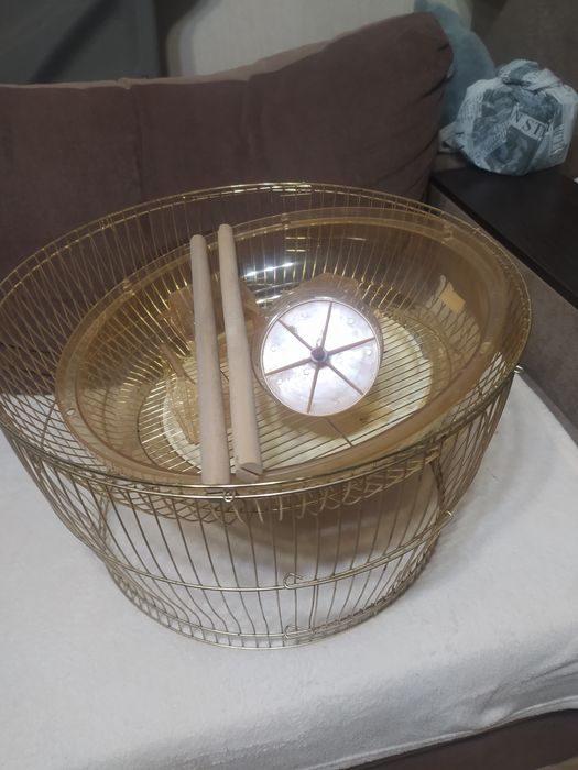 Клетка для попугаев и других птиц