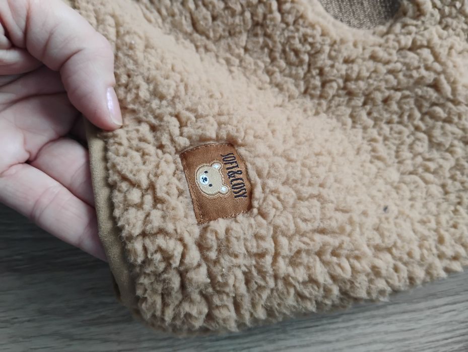 Bluza, narzutka, sweter z ciepłego i miłego materiały z buźką misia