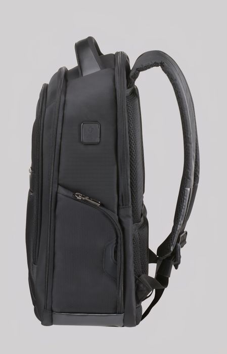 Mochila para Portátil 14.1" c/ Porta USB Preta
Samsonite Mochila Vectu