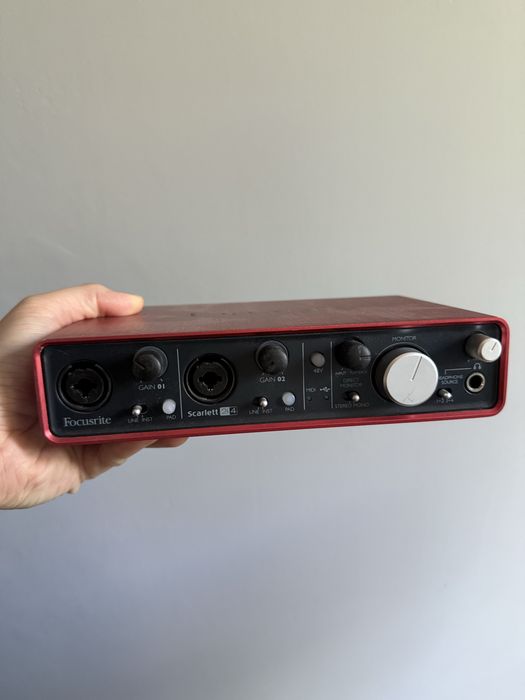 Аудіоінтерфейс Focusrite Scarlett 2i4 1st Gen (карта для студії/музикантів)