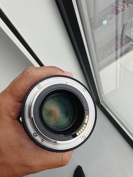 Canon 100mm 2.8 L IS USM