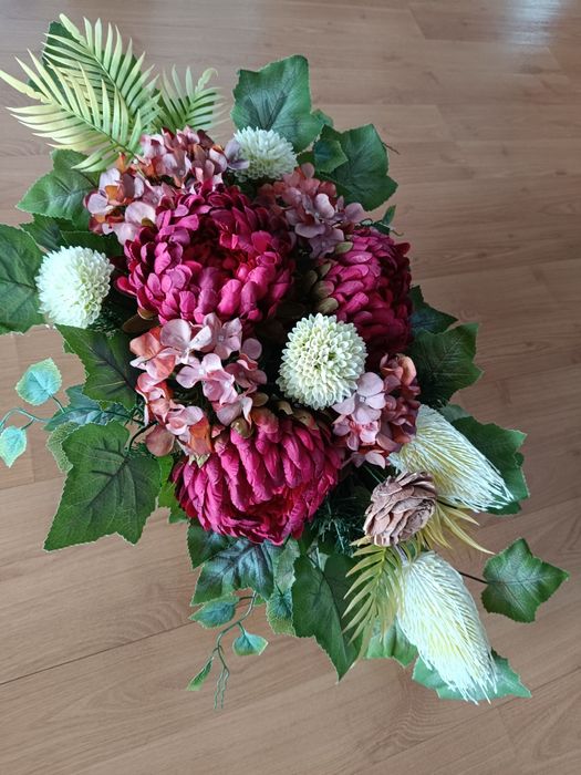 Stroik kompozycja na grób, cmentarz