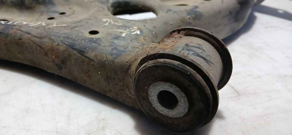 Braço de suspensão frente direito VOLKSWAGEN Tiguan (5N)