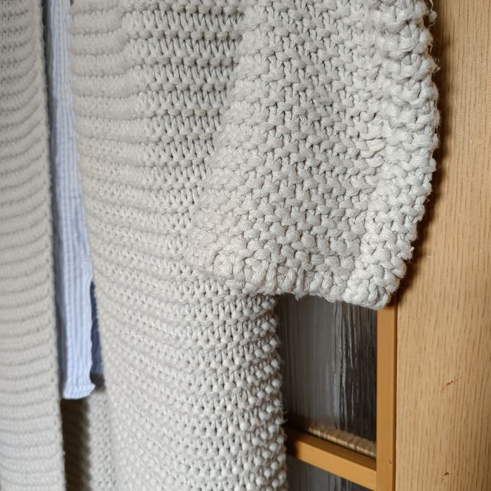 Piękny sweter o grubym splocie