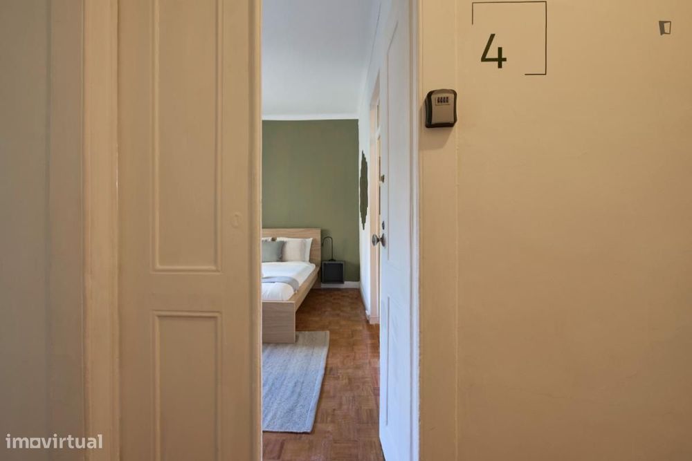Quarto - localizado em São Bento Lisbon