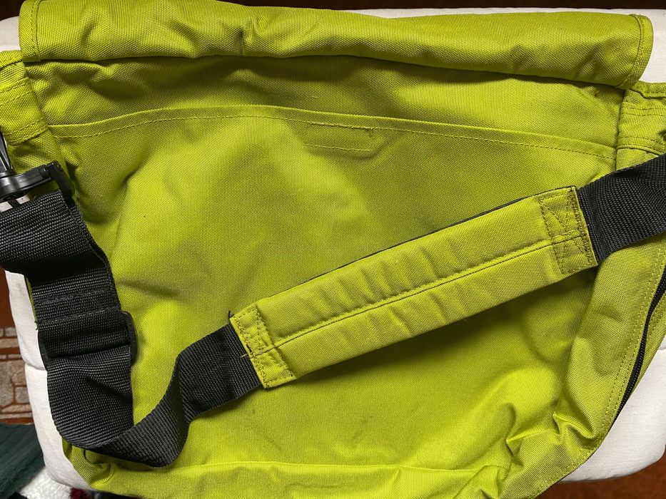 Mala verde EASTPAK®