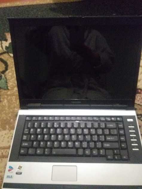 Старі ноудбуки на деталі