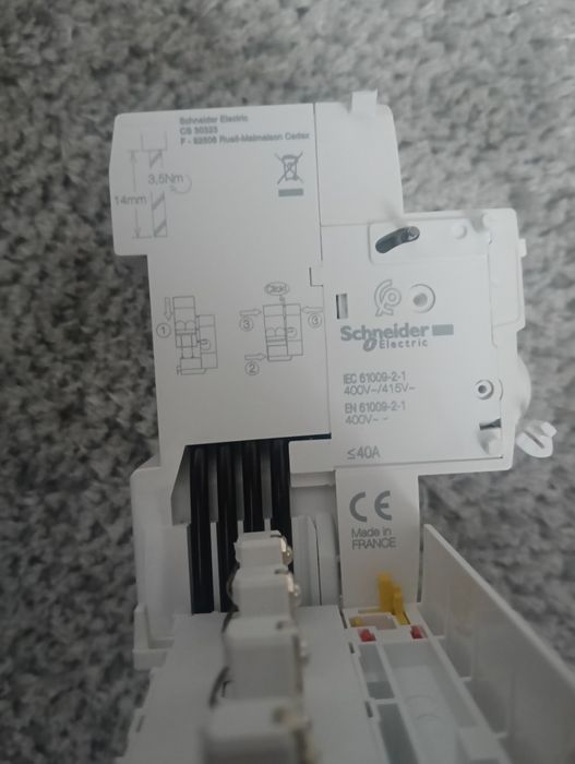 Vendo diferencial IC60N C 40A com Vigi IC60 (usado)