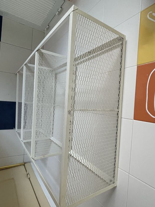 Prateleira metalica branca