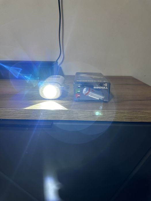 Продам ліхтарик tiross ts 2262