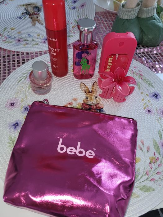 Super zestaw perfumów gratis kosmetyczka i spinka