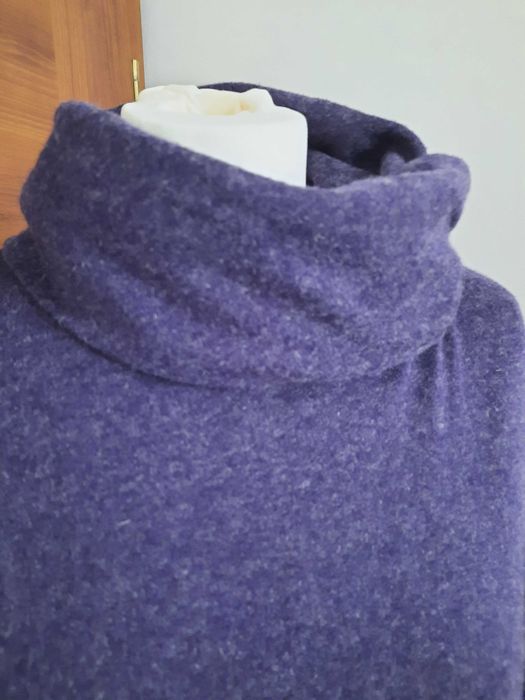 Fioletowa sukienka z dzianiny z golfem, rozmiar 40