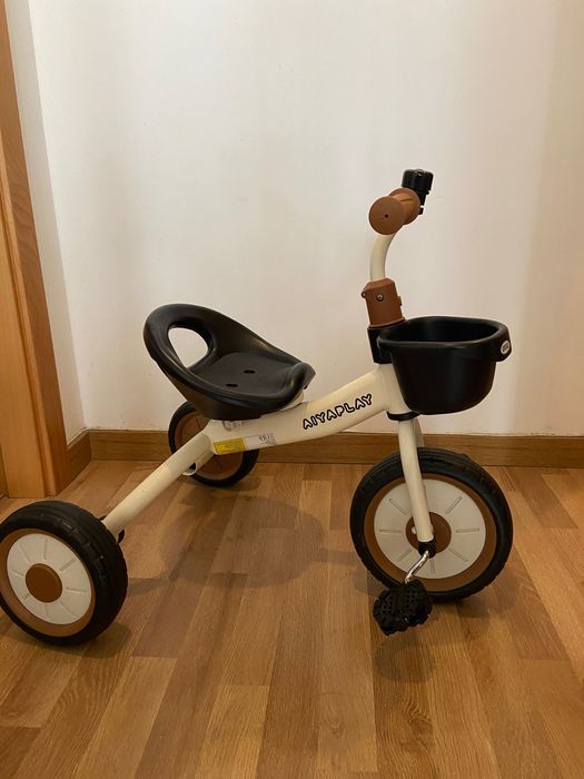 Triciclo criança