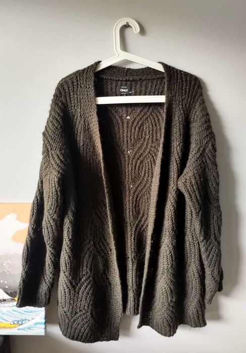 Oliwkowy prosty kardigan splot