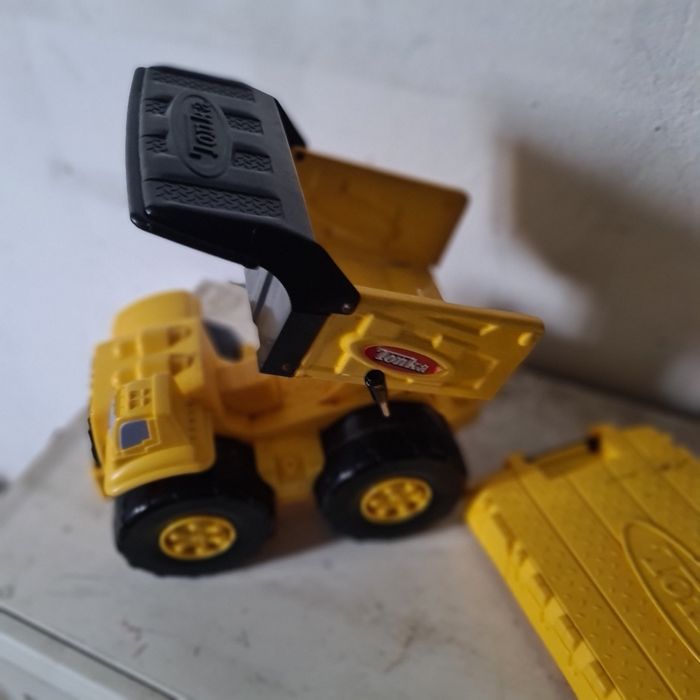 Vendo brinquedos tonka