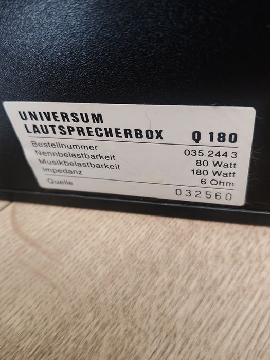 Universum wieża kolumny