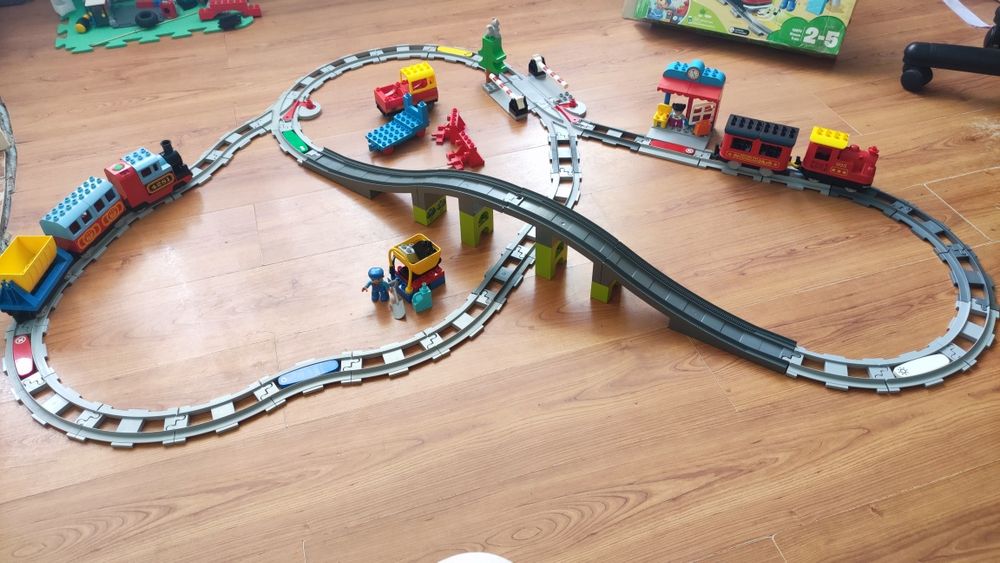 LEGO DUPLO Залізниця з потягами, мостом, та ін.