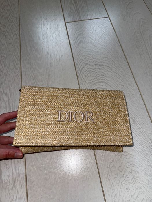 Стильний клатч Christian Dior оригінал нова сумка модна косметичка знижки недорого соломʼяна літня ротанг