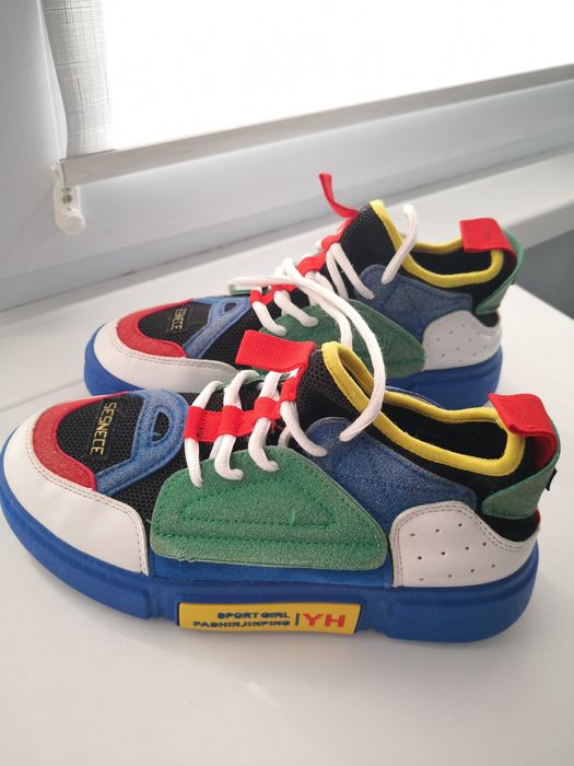 Кросівки яскраві 36 23см ідеал стан