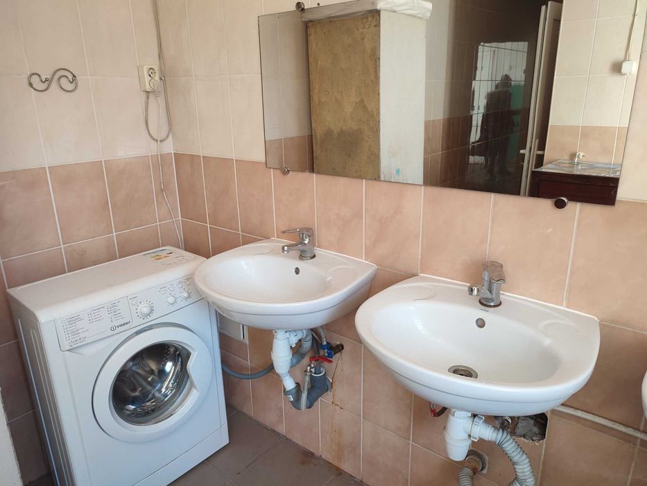 Продам малосімейку в районі автопарку. Свіжий косметичний ремонт.