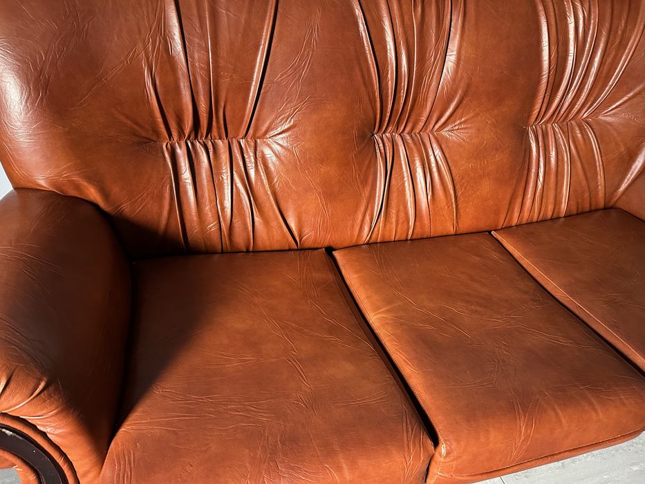 Terno de sofas em pele