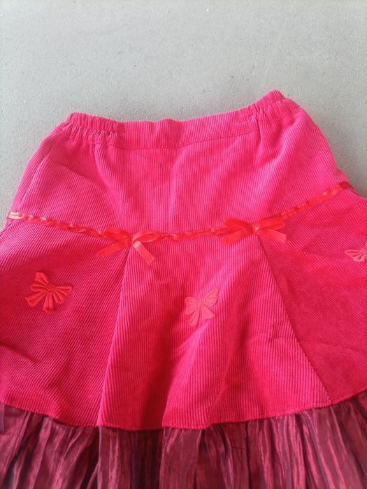 Czerwona spódniczka