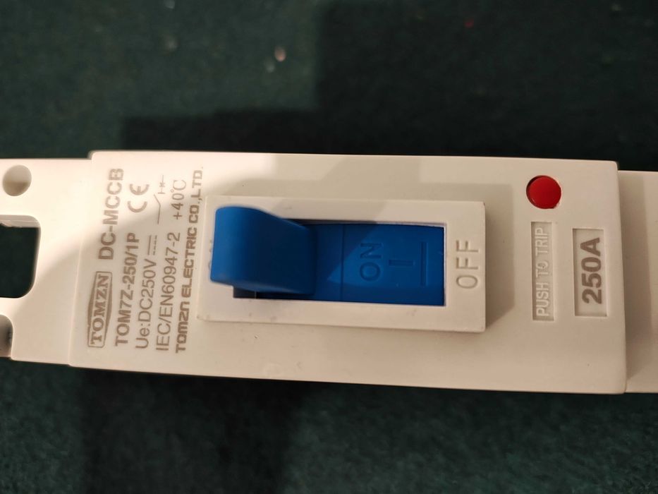 Перемикач високої напруги TOMZN DC-MCCB TOM7Z-250V 250A Монофазний