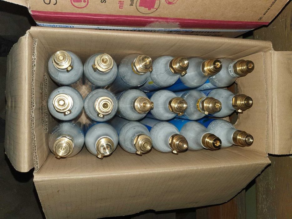 SodaStream 18butli wkręcanych pustych