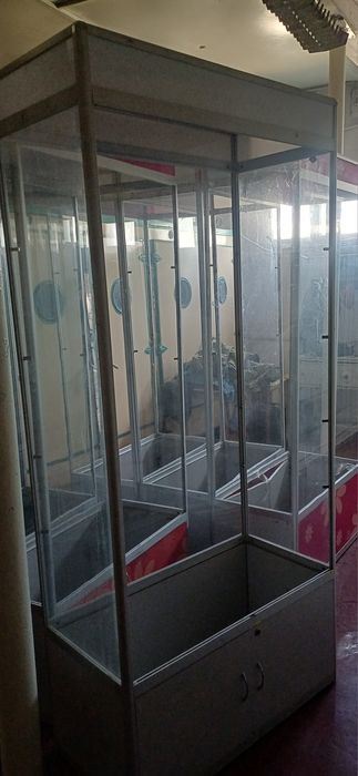 Вітрина торгова скляна