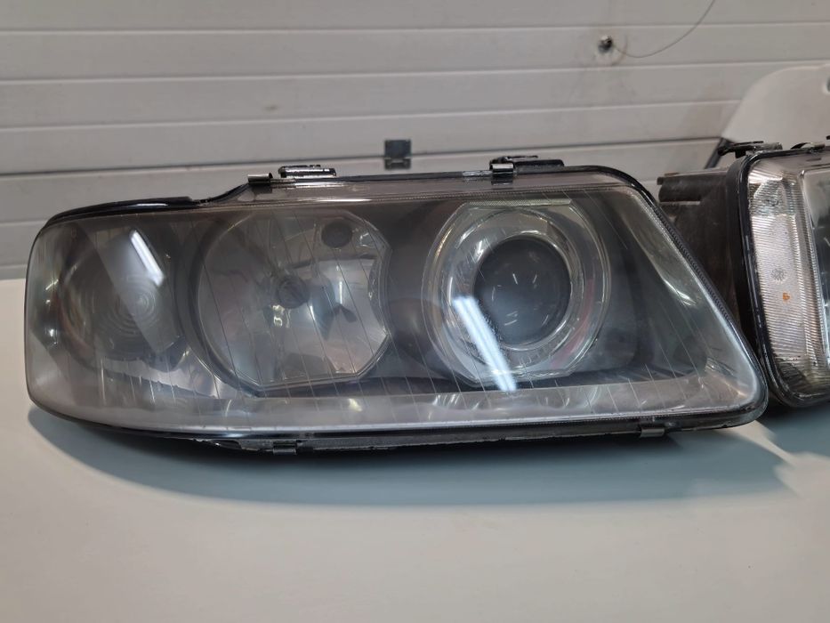 Faróis Originais Audi A3 8L
