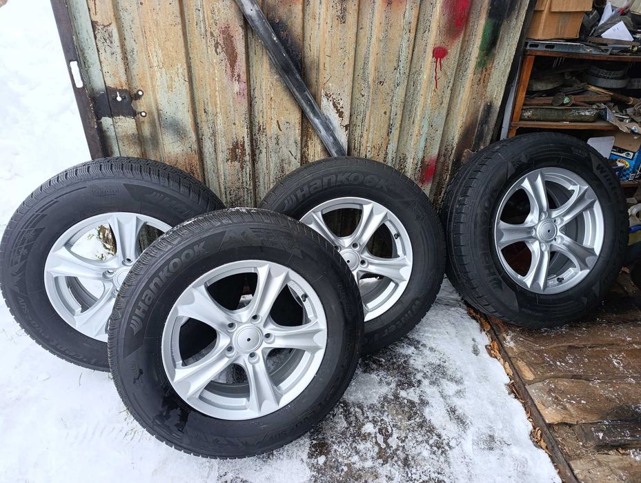 Диски титанові з резиною 4 шт 5\114.3 на 16 Спортейж  Туксон