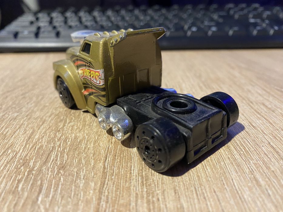 Cieżarówka Hot Wheels